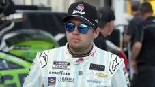 ¡Inaceptable! NASCAR suspende a piloto por 'burlarse' de la muerte de George Floyd con 'meme'