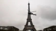 La Torre Eiffel tuvo que ser evacuada tras la amenaza de bomba