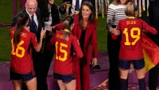 Reina Letizia celebrando el título de España en el Mundial Femenil