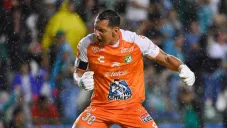 Rodolfo Cota con el equipo de León