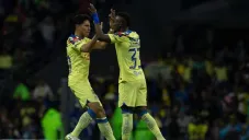 Julián Quiñones celebrando su gol