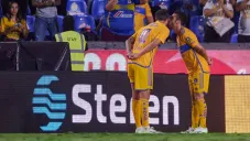 Gignac y Vigón celebran con un beso voltereta de Tigres ante Santos
