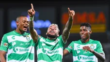 Santos le tiene 'tomada la medida' a Pumas en duelos directos