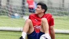 Erick Gutiérrez entrenando con las Chivas