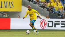 Julián Araujo, titular en derrota de UD Las Palmas ante Girona