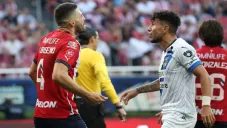 Joao Rojas le dijo a Antonio 'Pollo' Briseño &quot;eres malísimo&quot; en el Chivas vs Rayados