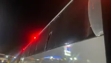 Aficionados de Chivas 'apedrean' autobuses de aficionados de Rayados de Monterrey