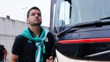Larcamón llegando al estadio de León