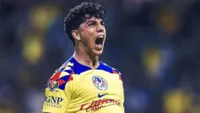 Kevin festejando gol en el Azteca