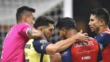 Ponce encarándose con Martín