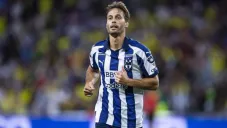 Sergio Canales jugando con los Rayados