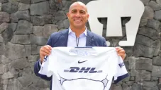David Trezeguet visitó las instalaciones de Pumas en Cantera