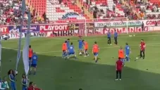 ¡Cuau 'vintage'! Cuauhtémoc Blanco hace la 'Cuauhtemiña' en el torito de calentamiento