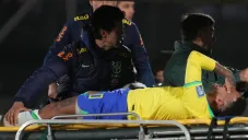 Neymar salió en el carrito de las asistencia