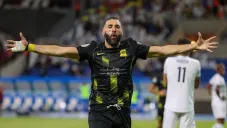 Karim Benzema celebrando su gol con el Al-Ittihad