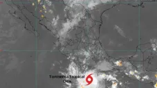 Pronostican que tormenta tropical &quot;Otis&quot; tocará tierra el miércoles en Guerrero