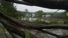 Huracán Otis: Cerrada la Autopista del Sol por deslaves