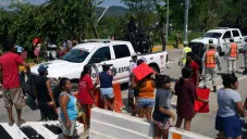 Comienza rescate de turistas varados y aquellas personas que quieran salir de Acapulco