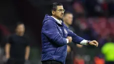Joaquín Moreno dirigiendo al Cruz Azul