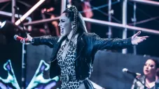 La intérprete también dijo que fue muy noviera antes de casarse.