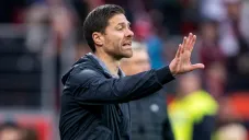 Xabi Alonso y Bayer Leverkusen ganan e igualan el mejor inicio en la Bundesliga