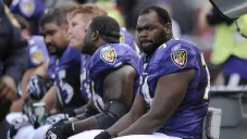 Amigos de Michael Oher tachan la película de falsa