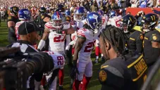 Cor'Dale Flott y Curtis Samuel fueron expulsados