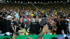 Pelea entre policía brasileña y afición argentina