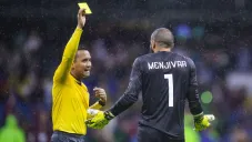 El árbitro amonestó al arquero durante la tanda de penales