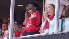 La cantante presente en partido de Chiefs