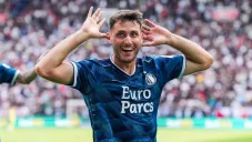 Santiago Giménez iguala récord de goles de Luis Suárez