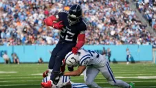 Titans reporta a Derrick Henry fuera del protocolo de conmoción