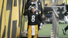 El QB titular de los Steelers será baja de manera indefinida