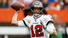 Tom Brady se olvida de los QB's: El mítico mariscal ve a un corredor como MVP de la NFL
