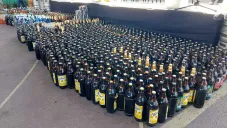 En Iztapalapa transforman bebidas alcohólicas decomisadas en combustible