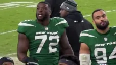 Micheal Clemons grita ofensa a los fanáticos de los Browns