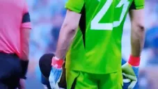 Martínez cerca de Mbappé