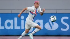 Araujo pasó a visitar a sus compañeros del Barça