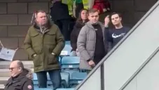 Aficionados del Millwall se enfrentan a tribunales por burlarse de la muerte del expresidente del Leicester