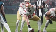 Jake Brendel, centro de los 49ers, sabe que tendrán un juego complicado ante los Packers