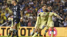 Diego Valdés festejando un gol ante Querétaro