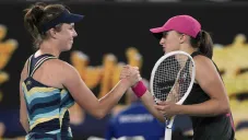 ¡Se despide la No.1! Iga Swiatek es eliminada del Australian Open por la debutante Linda Nosková