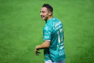 Debut de Guardado con León competirá en taquilla con Pepe Aguilar