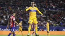 Córdova festeja el primero de los dos goles de Tigres
