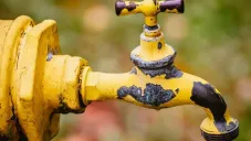 XUXQUILUCAN MULTA POR DESPERDICIO DE AGUA ANTE ESCAZES