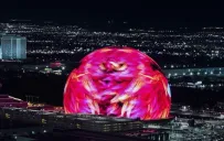 Hombre escala la emblemática estructura &quot;The sphere&quot; de Las Vegas