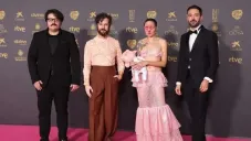 La directora Carla Pereira sorprende con un muñeco aterrador en los Premios Goya