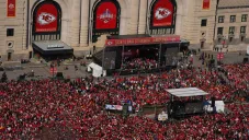 ¿Qué provocó el tiroteo en el desfile de los Chiefs tras ganar el Super Bowl ante los 49ers?