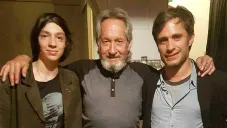 Hermano de Gael García amenaza con quitarse la vida