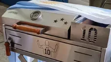¡La parrilla del Capitán! Leo Messi mandó a hacer parrilla personalizada a emprendedor argentino